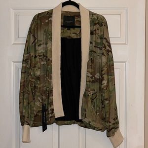 Daniel Patrick men’s camo jacket w/beige detail on collar and cuffs, 2 pockets
